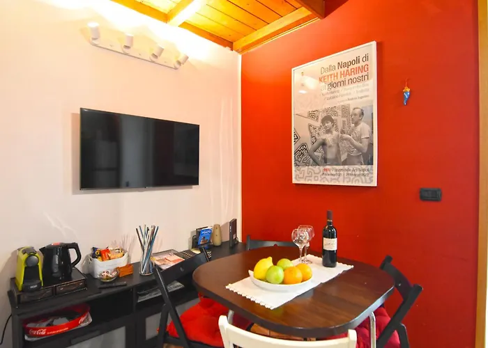 Naplessence Guest House